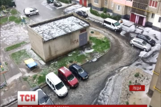 Луцьк по-зимовому побілів після зливи з градом