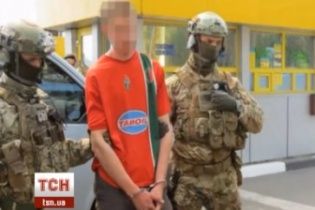 125 кг тротилу та автомати. СБУ знайшла великий арсенал зброї у француза, який готував теракти на Євро-2016