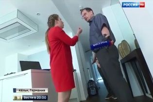 "Ви загрузли в корупції". Німецький журналіст виштовхав російських пропагандистів з інтерв'ю