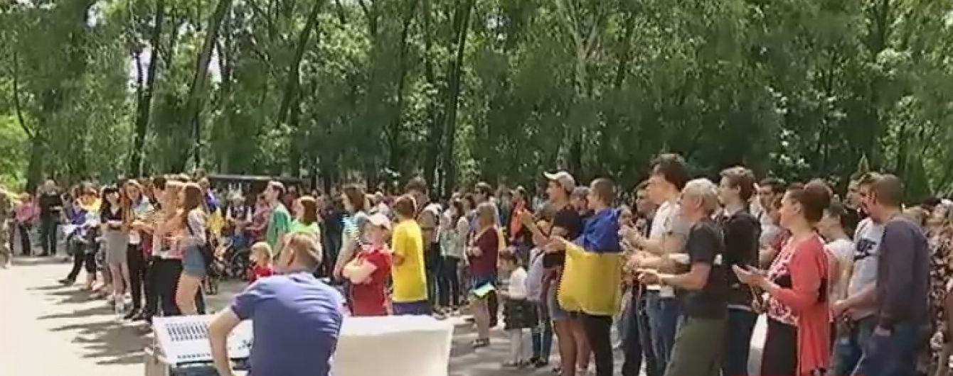 У Авдіївці українські гурти дали концерт для місцевого населення