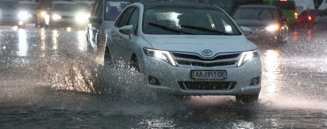На Київ насувається буревій, пориви вітру сягнуть 20 метрів на секунду