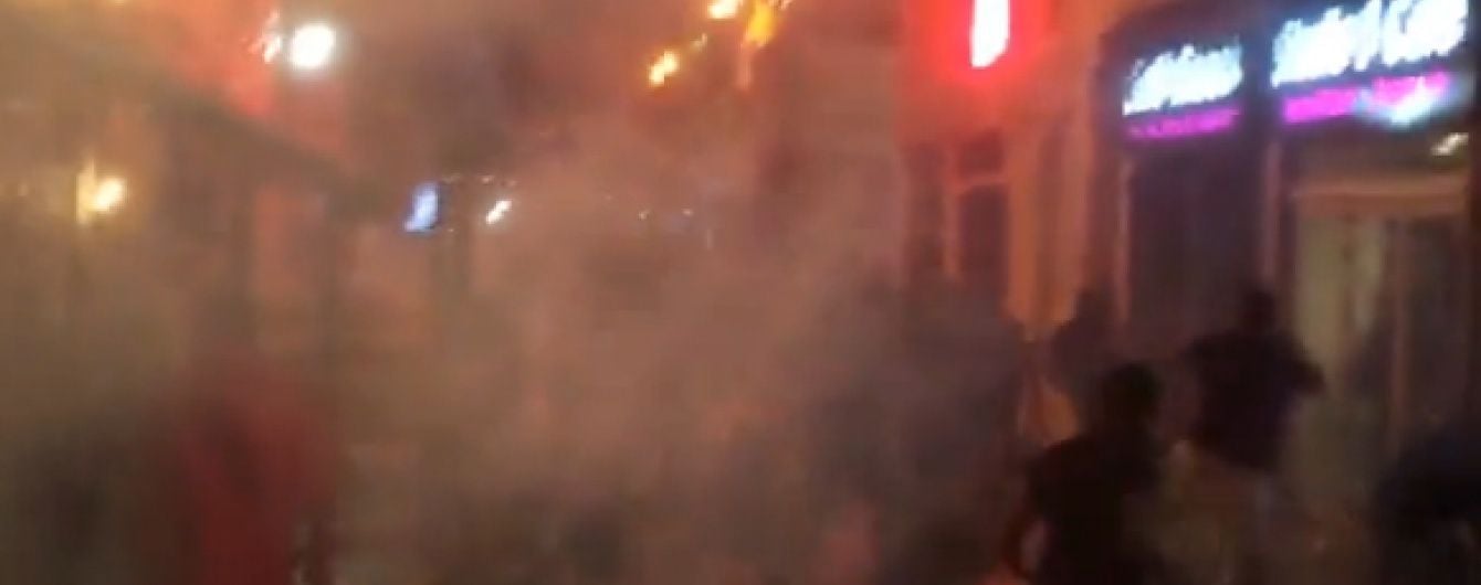 В Мережі з'явилося відео бійки англійських і російських фанатів в Марселі