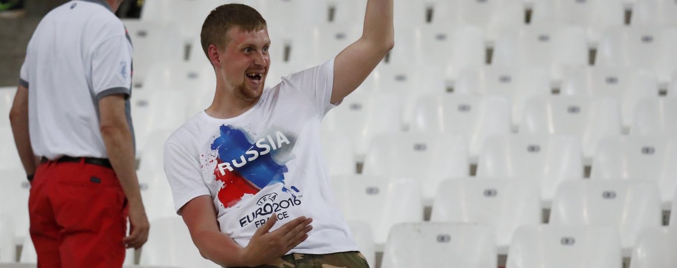 Французька поліція депортує російських фанатів, яких упіймала дорогою на Лілль