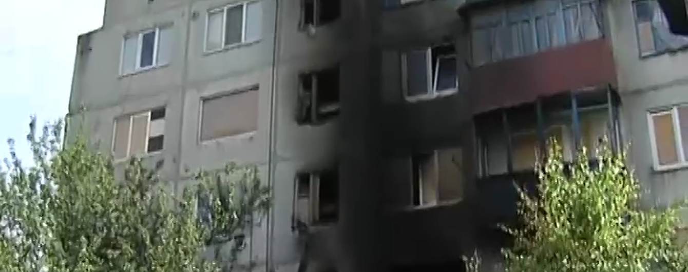 Бойовики з танків і САУ цілеспрямовано гатили по мирній Красногорівці, ігноруючи позиції ЗСУ