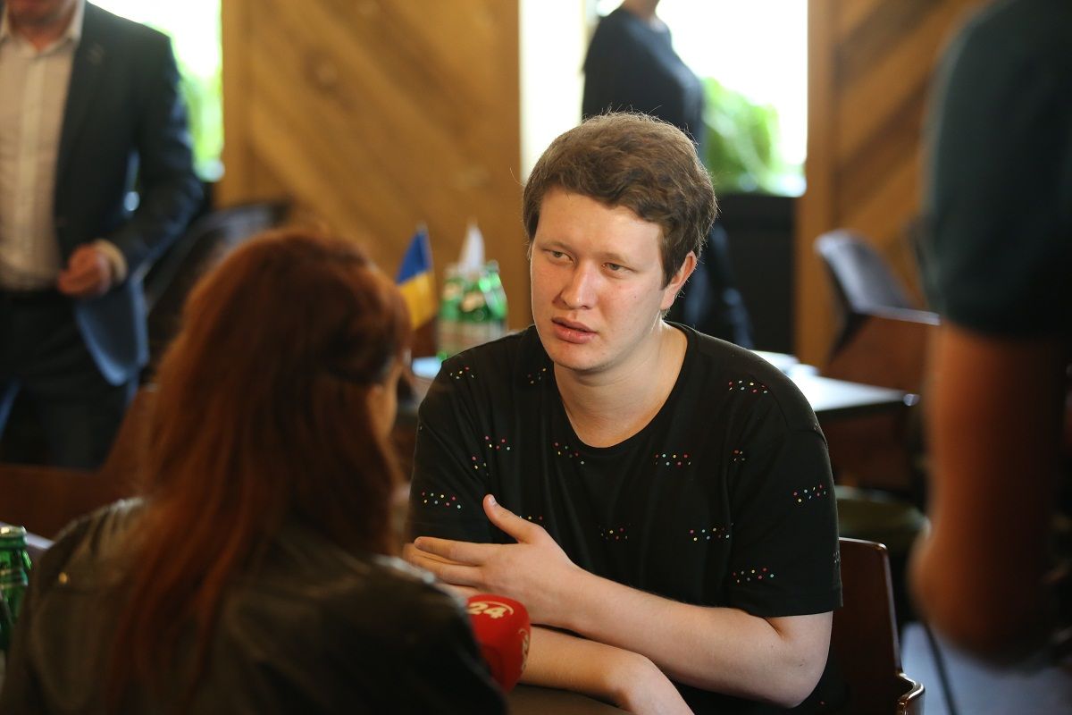 Режисер Наріман Алієв спілкується з журналістами