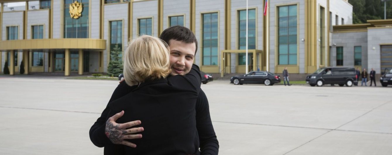 Били струмом у статеві органи й душили в блювотинні. Афанасьєв розповів про тортури російської ФСБ