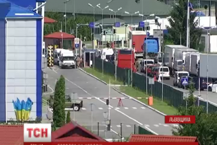 На кордоні з Польщею на вихідних зникли черги авто, що тривали майже тиждень