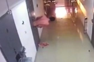 У Росії ув'язнений втік з ізолятора через віконце для роздачі їжі