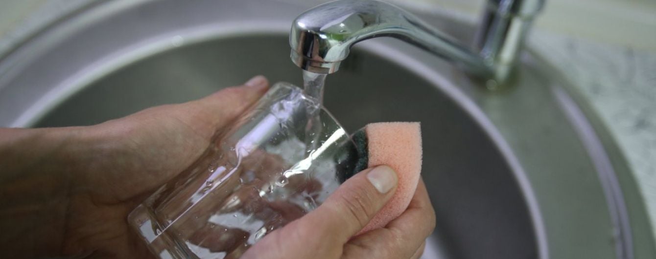 Отруєна вода з річки на Чернігівщині теоретично може потрапити до кранів киян