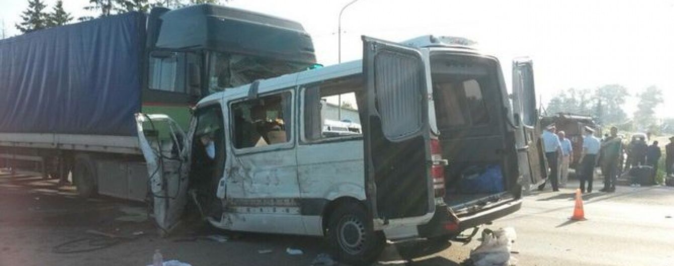 МЗС підтвердило факт смертельної аварії авто з українськими номерами у Росії