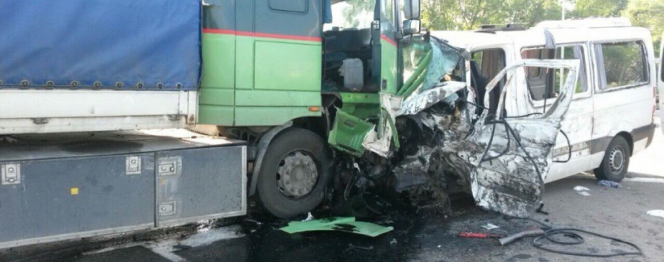 МЗС підтвердило загибель шістьох українців унаслідок ДТП у РФ