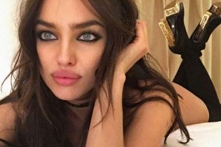 Сексуальна Ірина Шейк повністю оголилася для фотопроекту