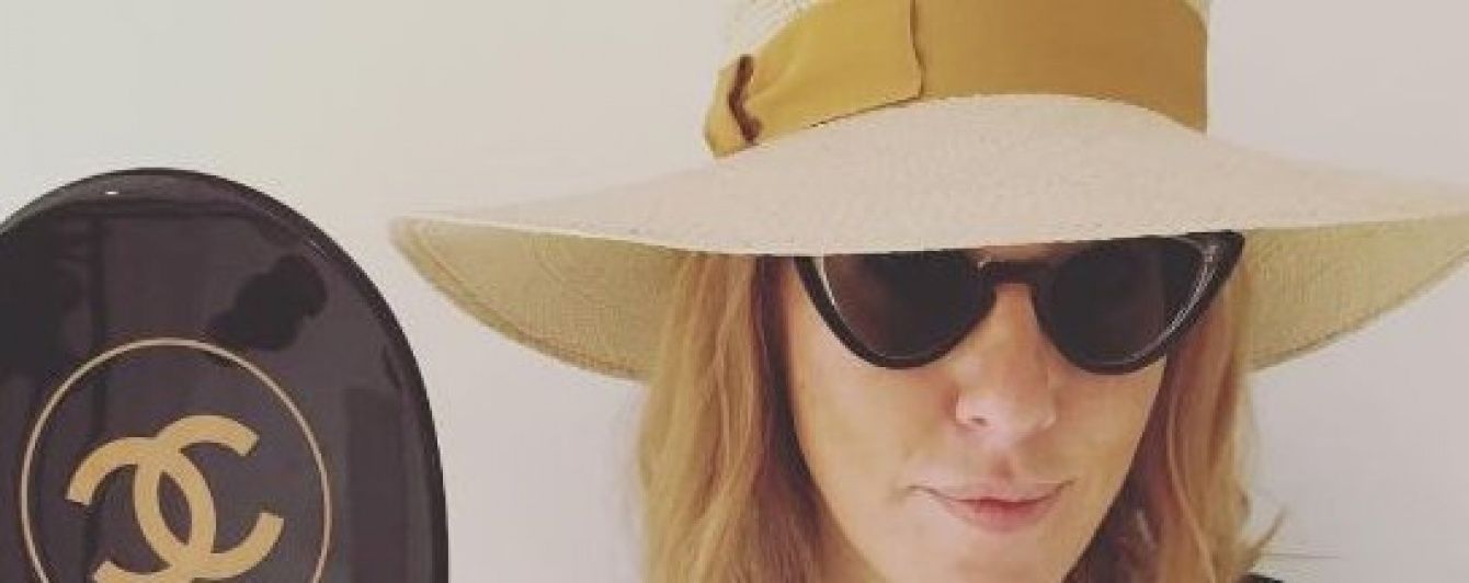Вагітна Собчак у купальнику спантеличила прихильників відсутністю округлого животика
