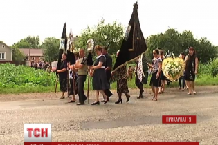 На Прикарпатті п'яний священик на джипі збив гурт людей і втік із місця ДТП