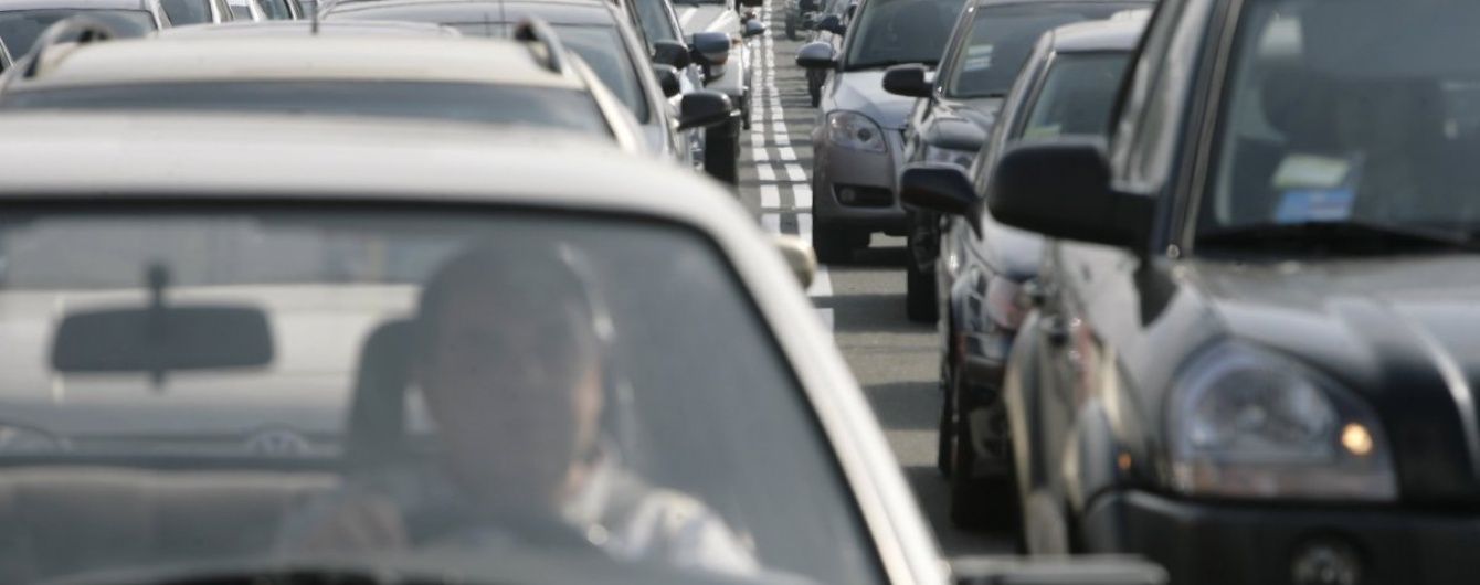 Украинские автомобилисты заблокировали границу со Словакией