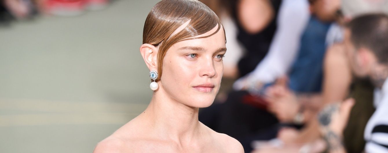 На подиум после родов: Наталья Водянова на показе коллекции Givenchy сезона весна-лето 2017