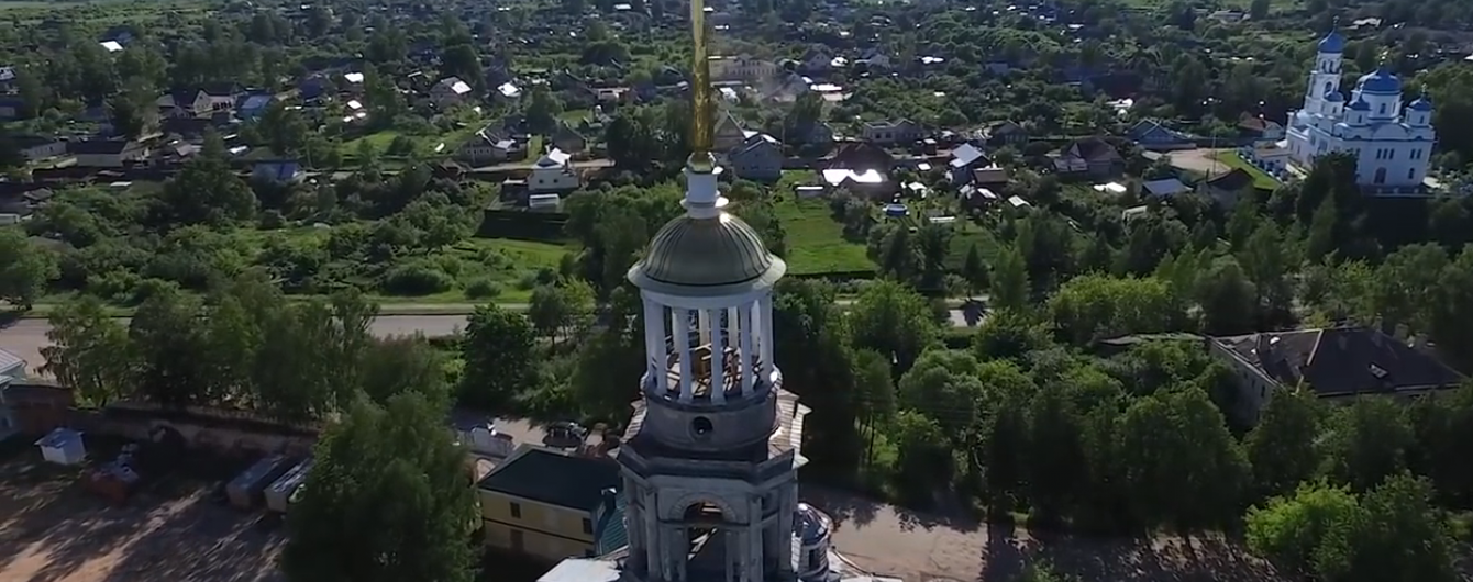 У Росії дрон заскочив пару за заняттям сексом на дзвіниці монастиря