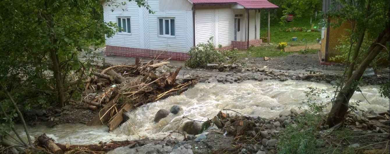 На Закарпатті, яке ще не оговталося від стихійного лиха, оголосили штормове попередження