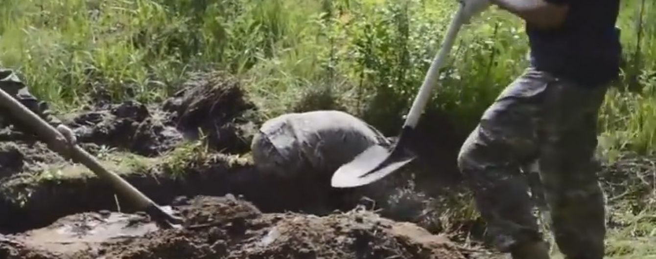 Топ маразмів. Автономія на Буковині та закопаний живцем сепаратист