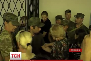 Після жорстоких сутичок у суді шістьох бійців "Правого сектору" залишили під вартою на два місяці