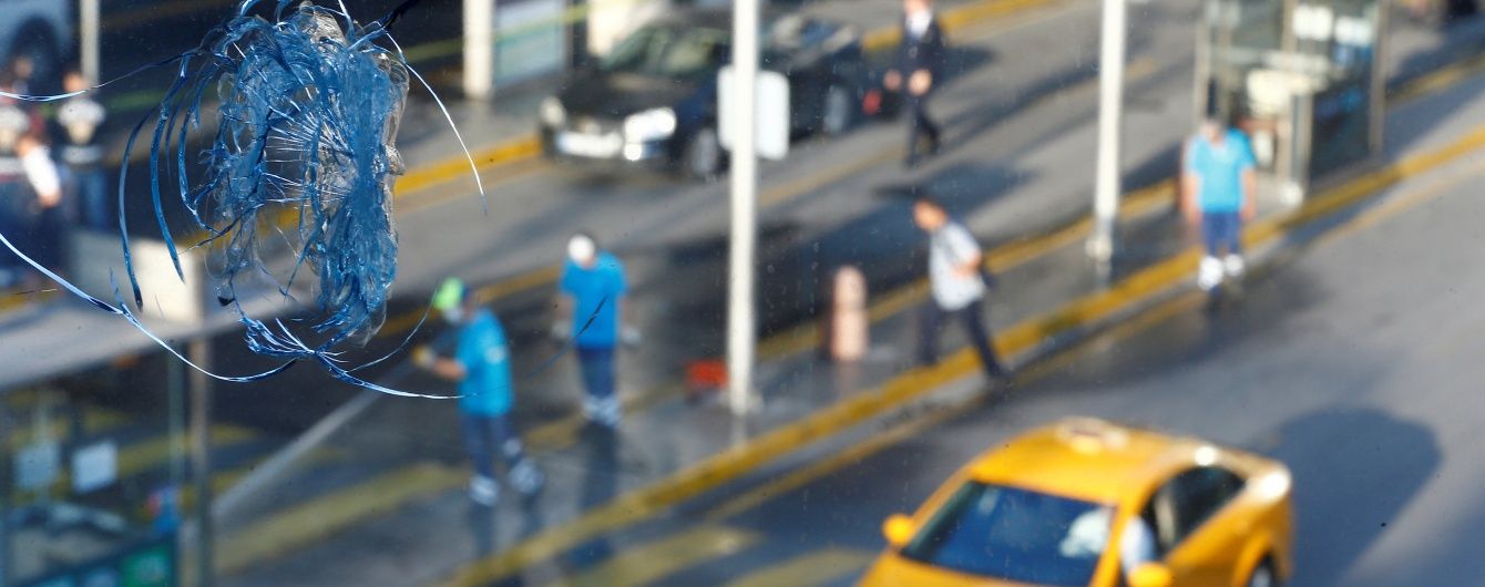 Молилася, щоб я приземлилася. Українці розповіли про кривавий теракт у Стамбулі