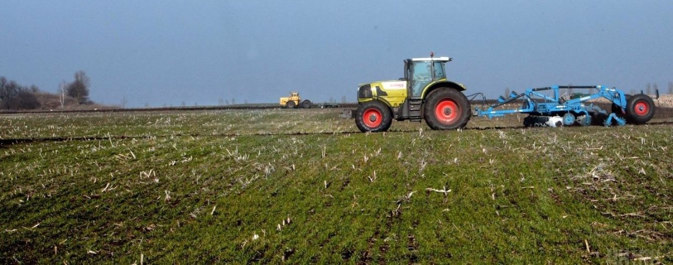 Мораторій на продаж землі подовжать, але створять ринок довгострокової оренди – Кутовий