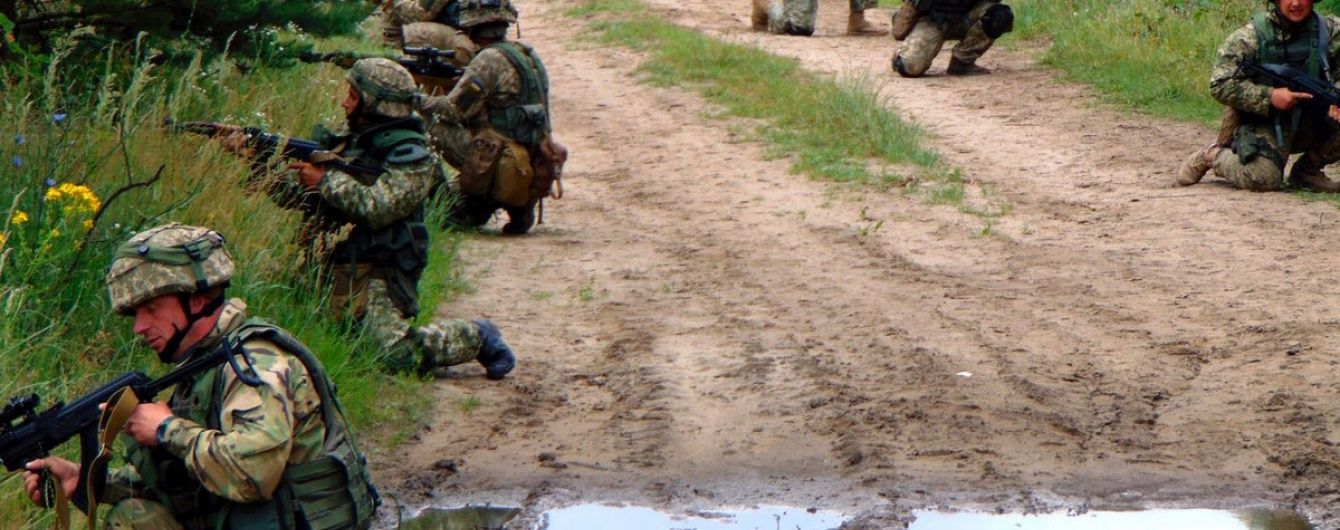 Українці нічим не відповіли на 35 обстрілів бойовиків за добу