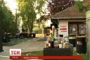Убивчі ревнощі. У Сербії чоловік розстріляв людей в кафе, в якому побачив свою дружину