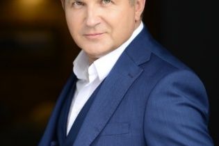 Сивочолий та бородатий Юрій Горбунов спантеличив новим образом