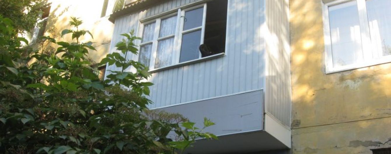 На Донеччині за добу в одному будинку дві жінки однаково звели рахунки з життям