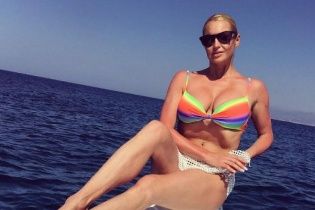 Еротика від Волочкової: балерина роздягнулася у хвилях моря