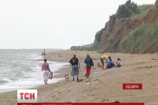 Після моторошної знахідки на пляжі Одещиною поповзли чутки про маніяка та ритуальне вбивство