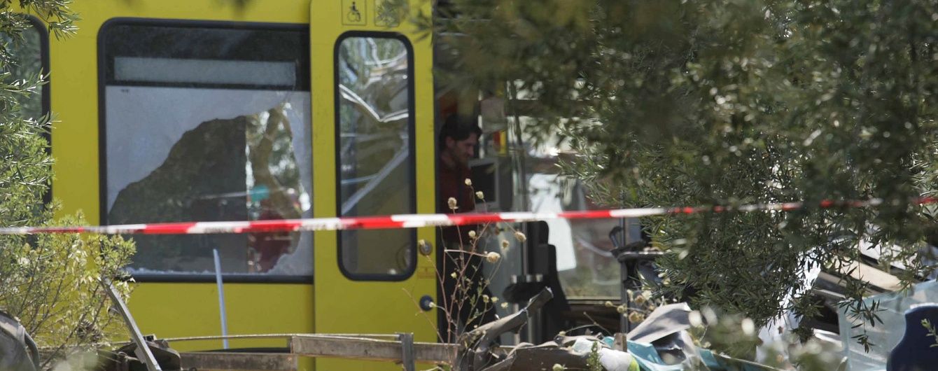 На межі смерті перебувають четверо постраждалих у залізничній катастрофі в Італії