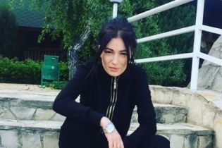 Анастасія Приходько похизувалася новою зачіскою
