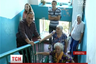 У Кіровограді жінка влаштувала сусідам пекло через 40 собак у своїй квартирі