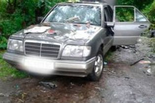 У поліції розповіли про хід розслідування нічного вибуху Mercedes на Львівщині