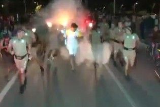 У Бразилії хуліган намагався загасити Олімпійський вогонь вогнегасником