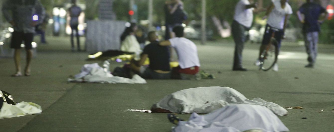 Тіла літали, мов кеглі, а силовики прибули лише за півгодини. Очевидці про теракт у Ніцці