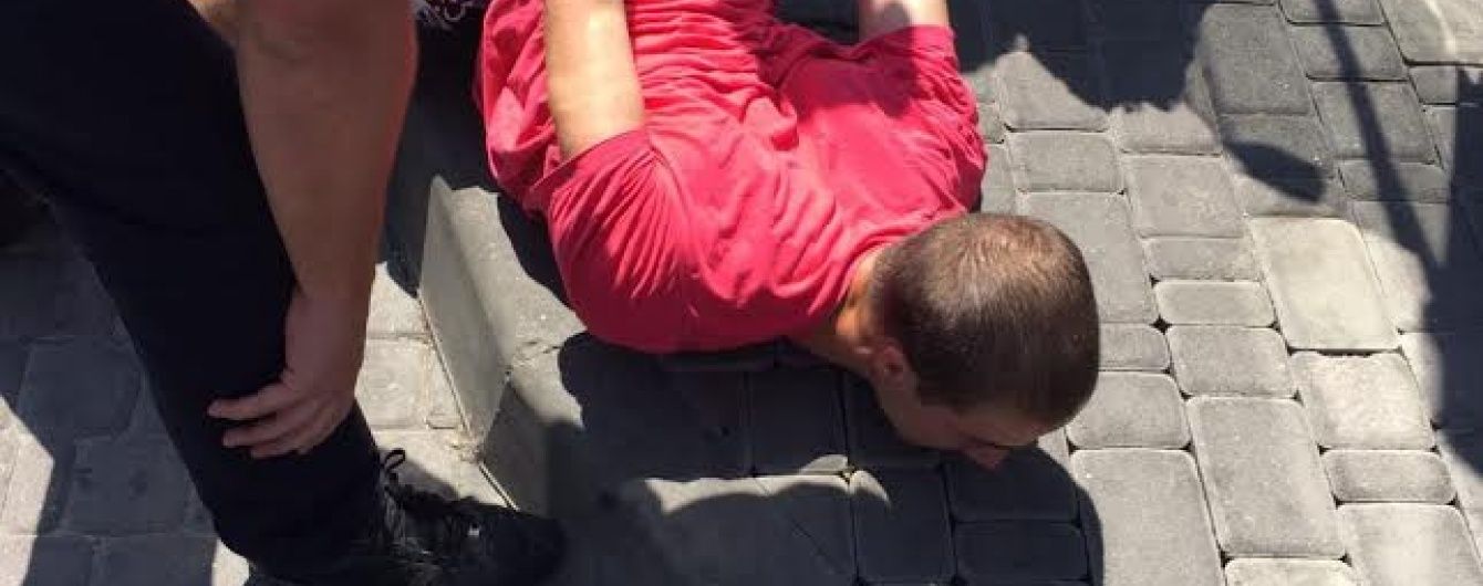 У Києві затримали поліцейського-хабарника