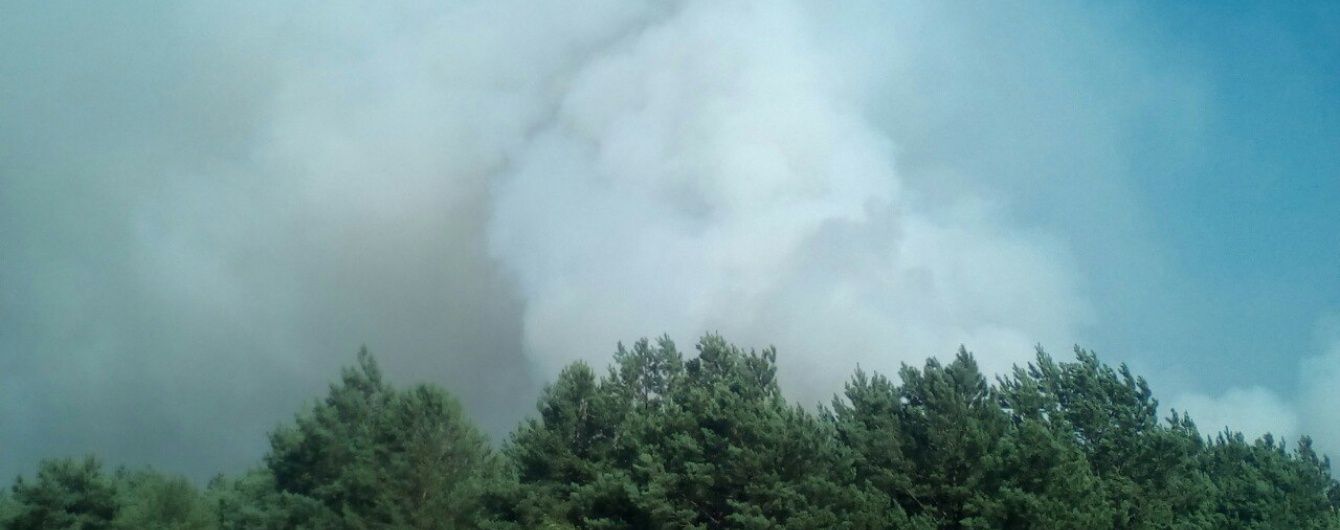 Рятувальники приборкали пожежу на Гончарівському військовому полігоні