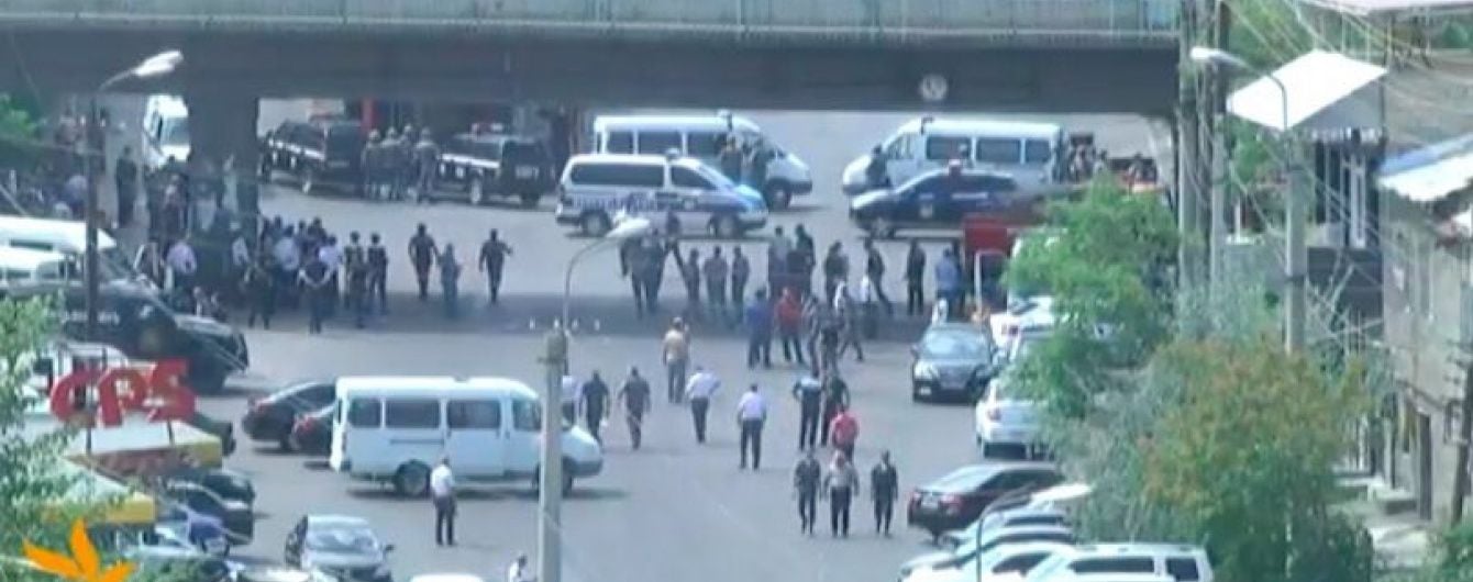 З'явилося відео із захоплення поліцейської дільниці в Єревані, зняте загарбниками