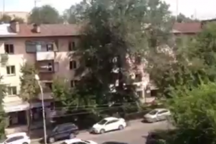 В Алмати невідомий стріляв із автомата з криками "Аллах акбар"