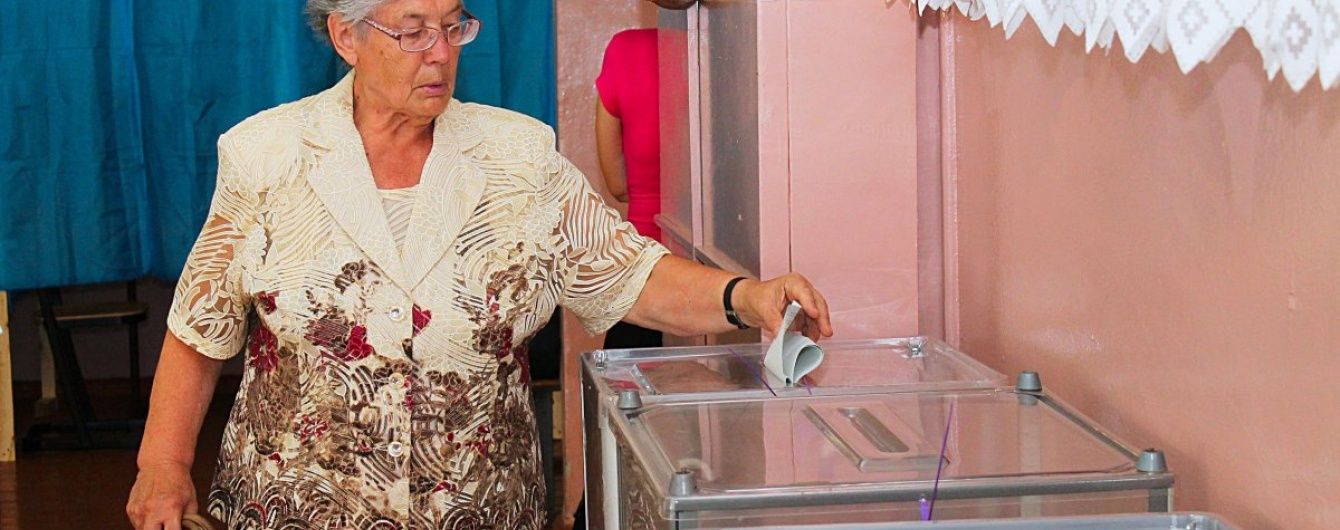 ЦВК опрацювала вже більше половини протоколів на довиборах у Раду