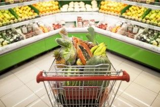 В яких магазинах сьогодні найнижчі ціни на продукти. Інфографіка
