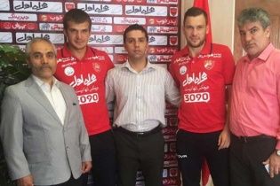 Два українських хавбеки вирушили підкорювати футбольний Іран