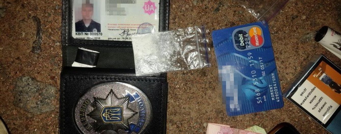 У Києві та Борисполі СБУ викрила поліцейських, причетних до наркобізнесу