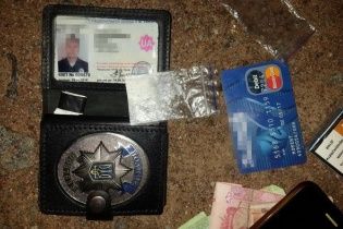У Києві та Борисполі СБУ викрила поліцейських, причетних до наркобізнесу