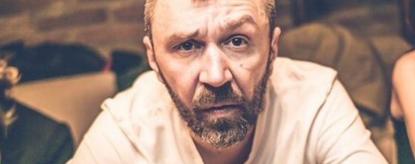 Скандаліст Шнуров приміряв несподіваний образ зайчика
