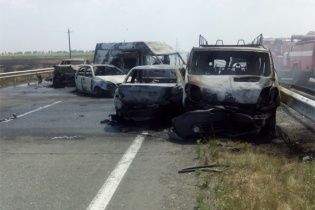 Масштабна ДТП на трасі Одеса-Київ: зіткнулися 8 авто, є загиблі