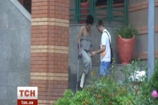 Ексклюзив ТСН. Перше відео Насті Каменських на милицях після фатального інциденту